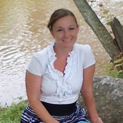 Sarah Landers Photo 30