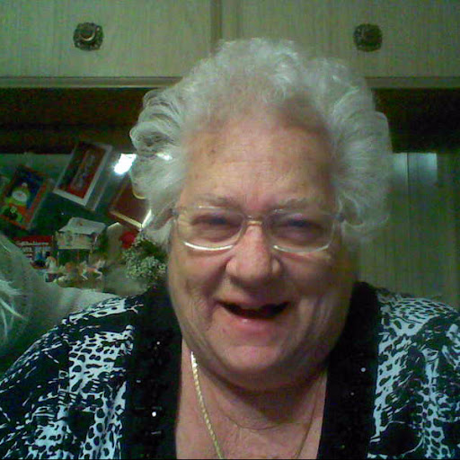 Elaine White Photo 7