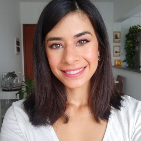 Stephanie Pinto Photo 24
