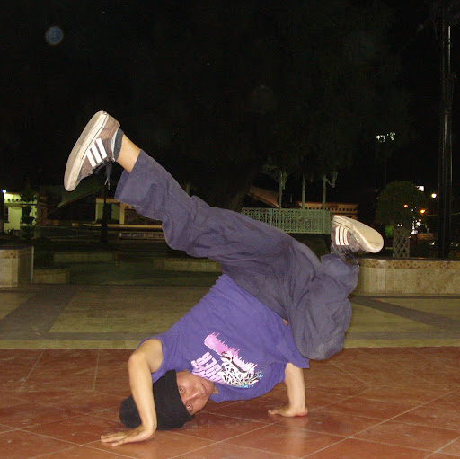 Eduardo Aviles Photo 32