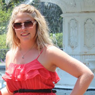 Angela Olsen Photo 33