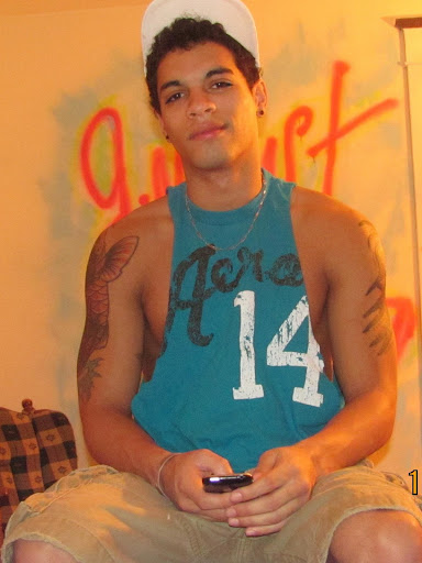 Johnny Newton Photo 9