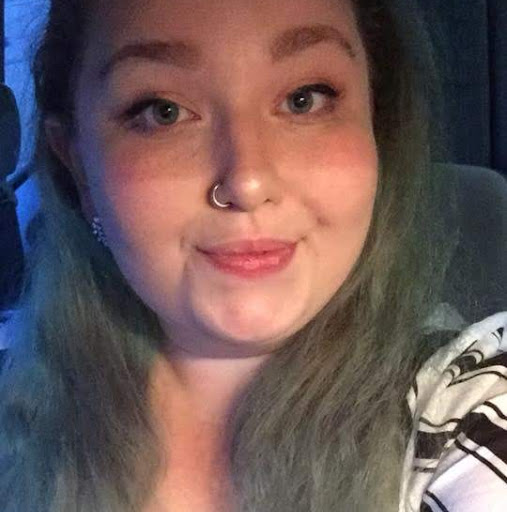 Holly Sutton Photo 29