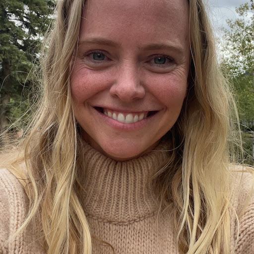 Elizabeth Ellison Photo 19
