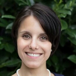 Julia Henrich Photo 5