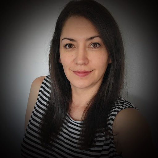 Robyn Molina Photo 24