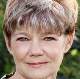 Shelley Webb Photo 26