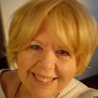 Diana Robbins Photo 31