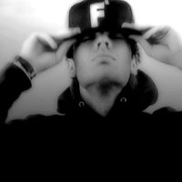 Jose Lazaro Photo 31