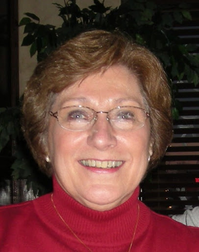 Lorraine Schwarz Photo 3