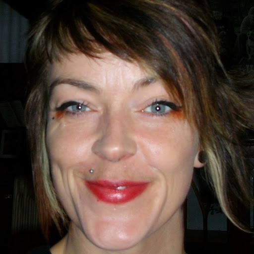 Kelly Macleod Photo 13