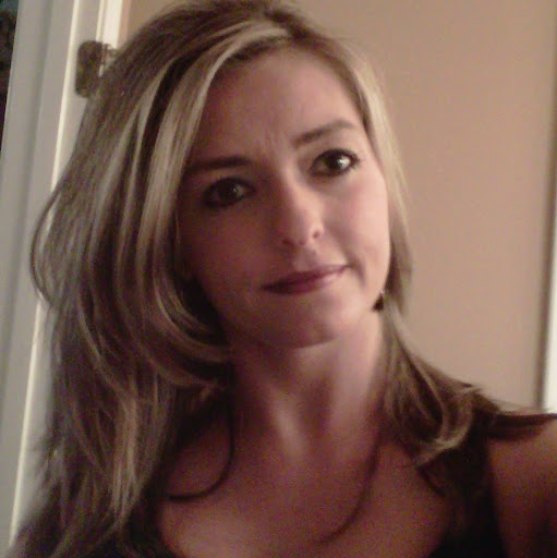 Melanie Lucas Photo 39