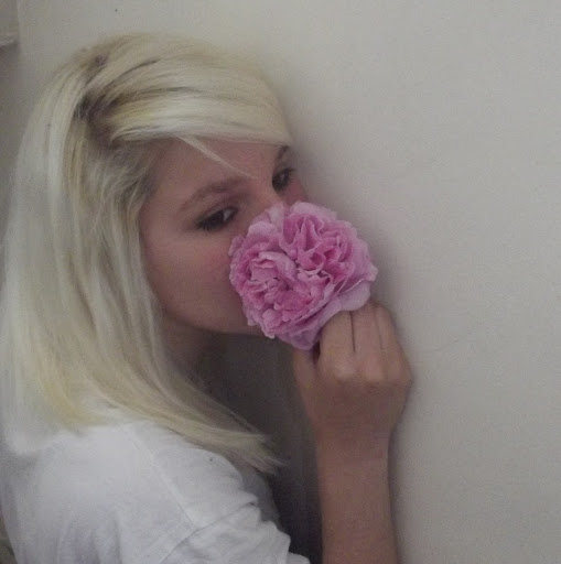 Danielle Wells Photo 26