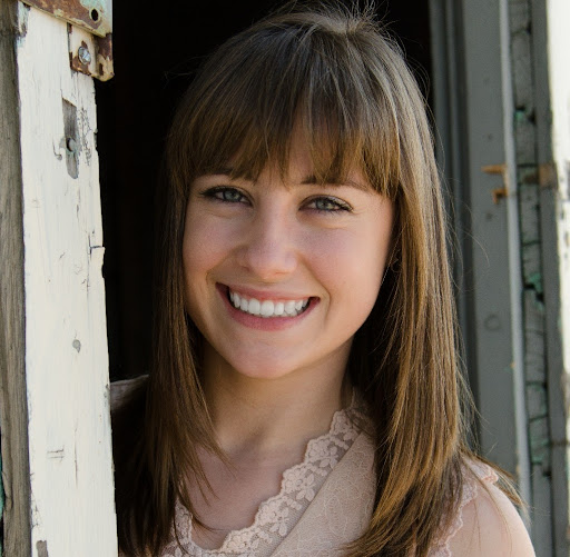 Danielle Rich Photo 21