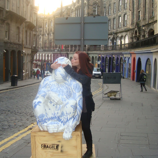 Louise Graham Photo 7