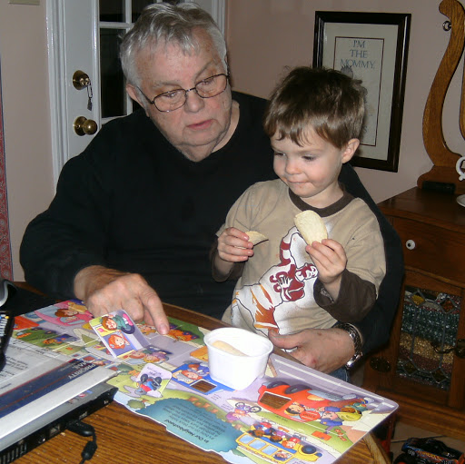 Donald Reynolds Photo 14