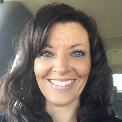 April Hale Photo 33
