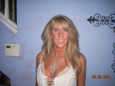 Kelly Cox Photo 31