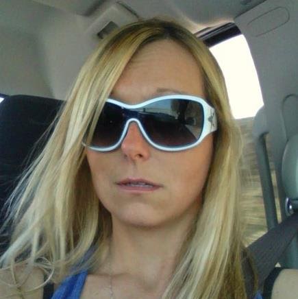 Holly Jones Photo 37