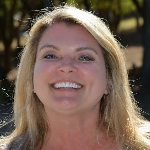 Andrea Hutchison Photo 7