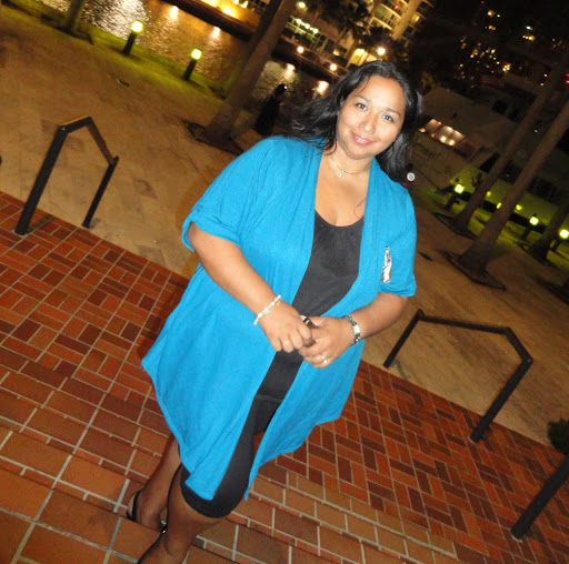 Claudia Gonzalez Photo 23