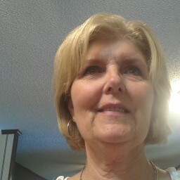 Linda Sloan Photo 34