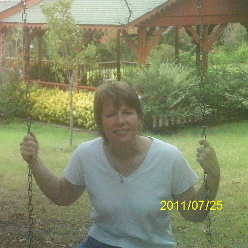 Laura Strong Photo 13