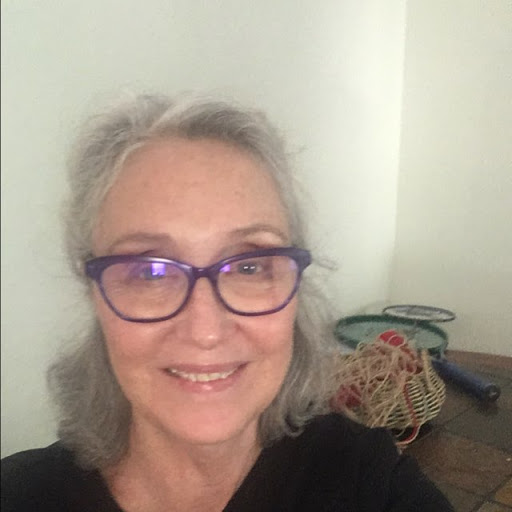 Julie Robbins Photo 28