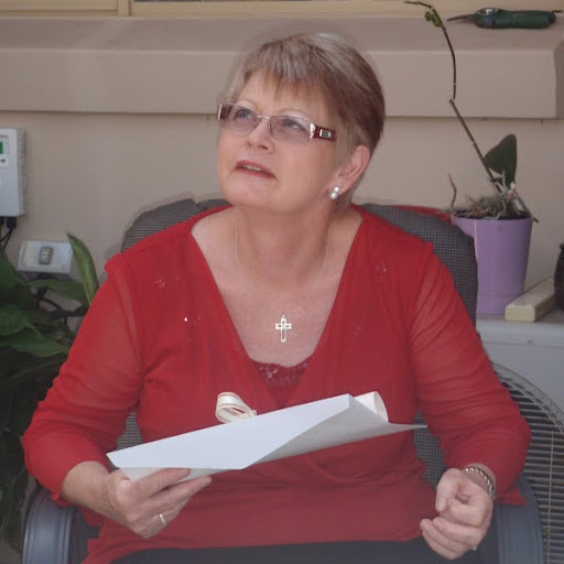 Julie Marshall Photo 12