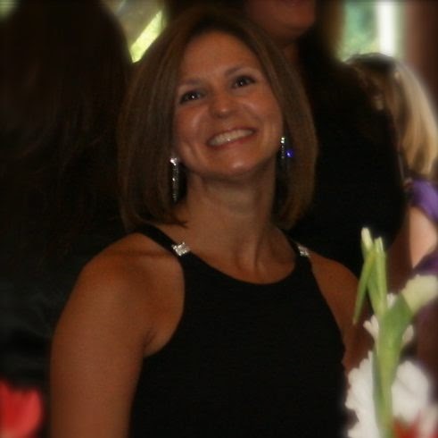 Traci Thompson Photo 45