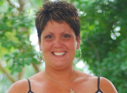 Jennifer Vines Photo 10