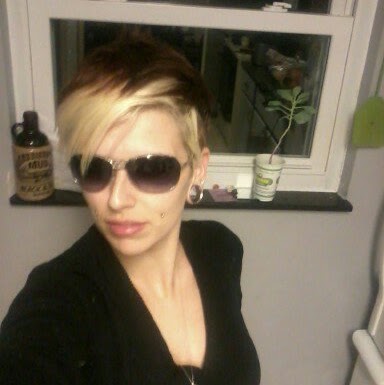 Michelle Bloom Photo 17