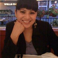 Elizabeth Urbina Photo 37