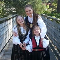 Emilie Line Photo 8