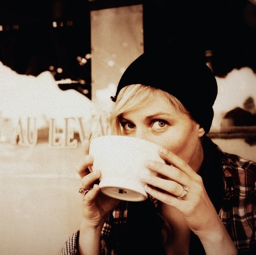 Sarah Drew Photo 29