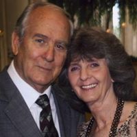 Elizabeth Hurst Photo 30