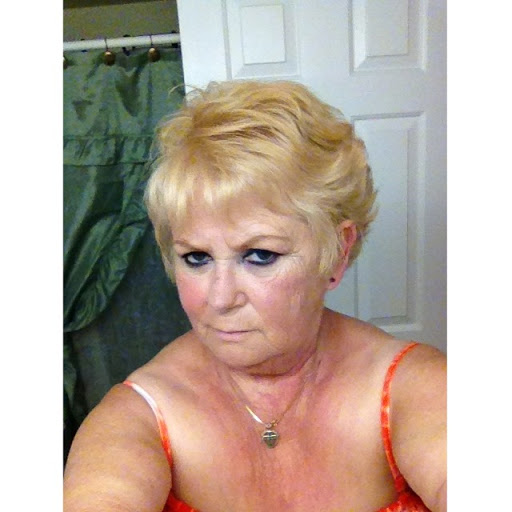 Sandy Garner Photo 20