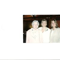 Sally Thompson Photo 39