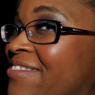 Latoya Banks Photo 24