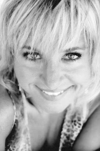 Shelley Mitchell Photo 37