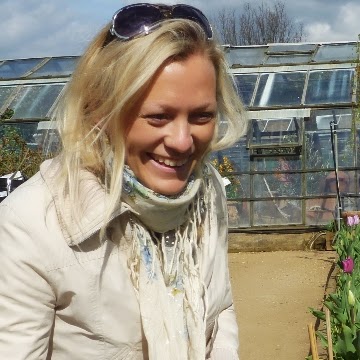 Joanna Archer Photo 6
