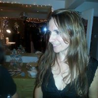 Ellie Tucker Photo 19