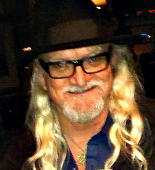 Dennis Davis Photo 25
