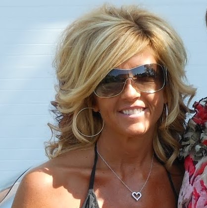 Tammy Roberts Photo 29