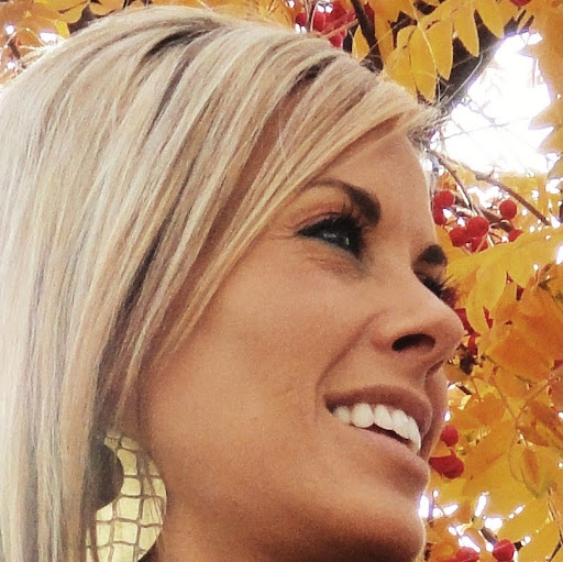Heidi Henderson Photo 29