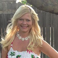 Elizabeth Elmore Photo 24