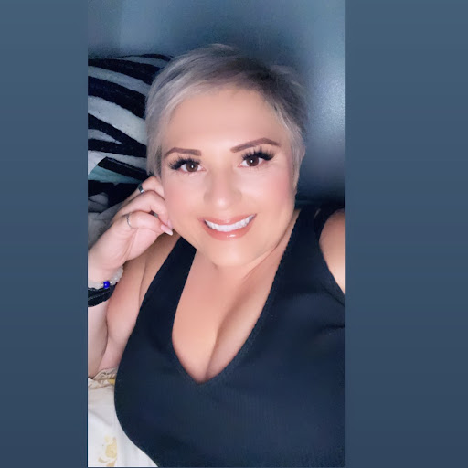 Veronica Daniel Photo 25