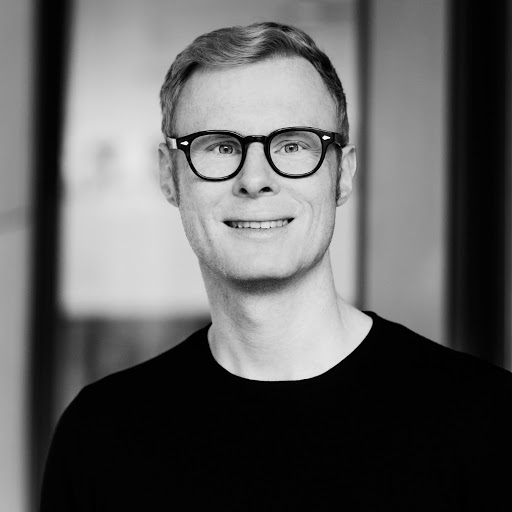 Toni Schmidt Photo 32