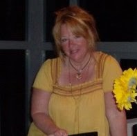 Lisa Lowe Photo 11