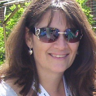 Lisa Stuart Photo 47